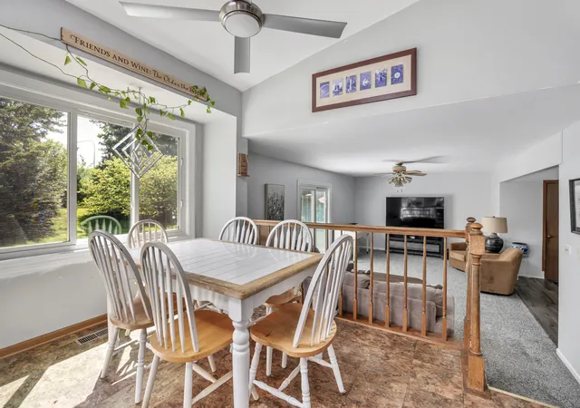 25th image of 1727 Roosa Ln, Elk Grove Village, IL 60007 | MLS# 12670064