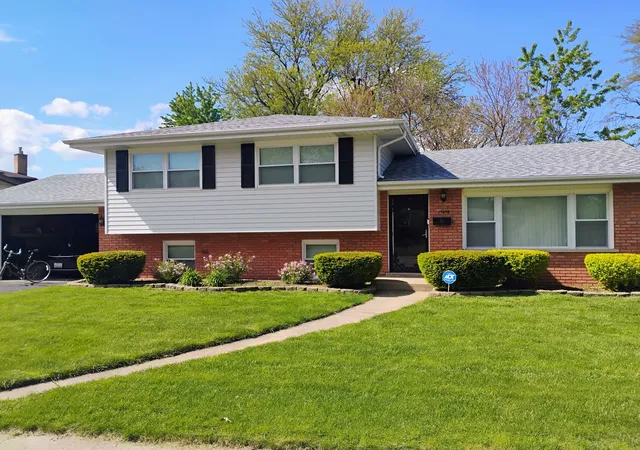 Photo 1 of Single family home for sale at 15659 Mutual Ter, South Holland, IL 60473 | MLS# 12670100 | Listing updated on 2026-09-21