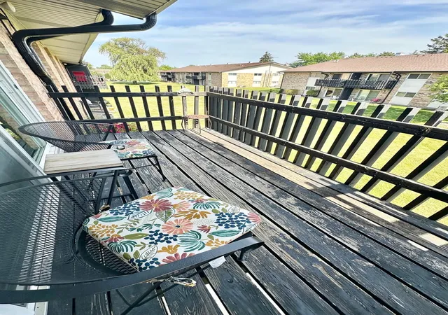 2nd image of 6a Kingery Quarter Rd, Willowbrook, IL 60527