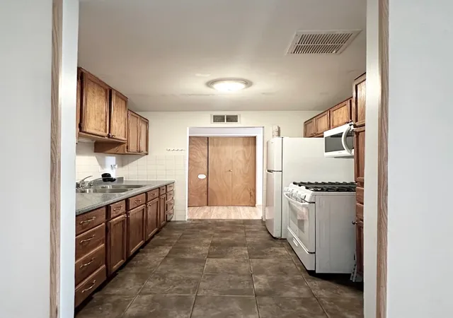 3rd image of 6a Kingery Quarter Rd, Willowbrook, IL 60527