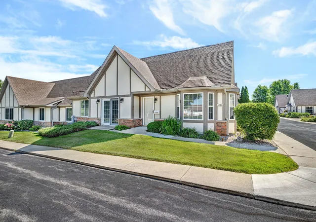 2nd image of 1820 Willow Circle Dr #1820, Crest Hill, IL 60403 | MLS# 12670158