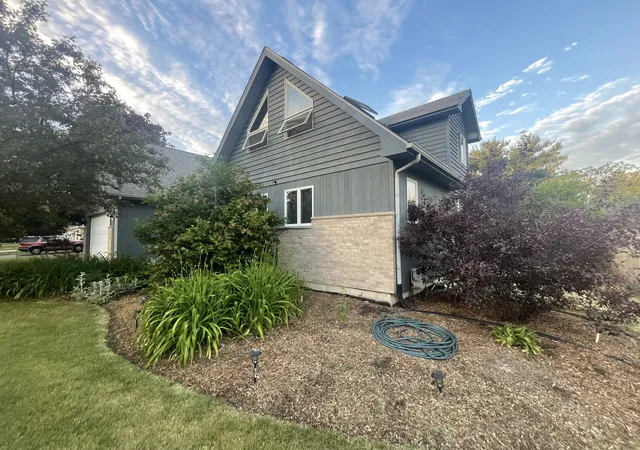 Homes for sale in Woodstock, IL | 1341 Portage Ln, Woodstock, IL 60098 | MLS# 12670163