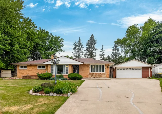 Homes for sale in Machesney Park, IL | 106 Superior Ave, Machesney Park, IL 61115 | MLS# 12670189