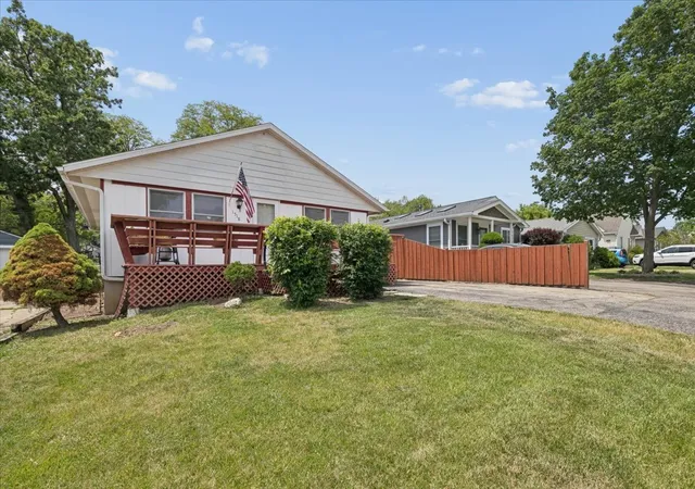 Homes for sale in Round Lake Beach, IL | 1518 Ridgeway St, Round Lake Beach, IL 60073 | MLS# 12670216