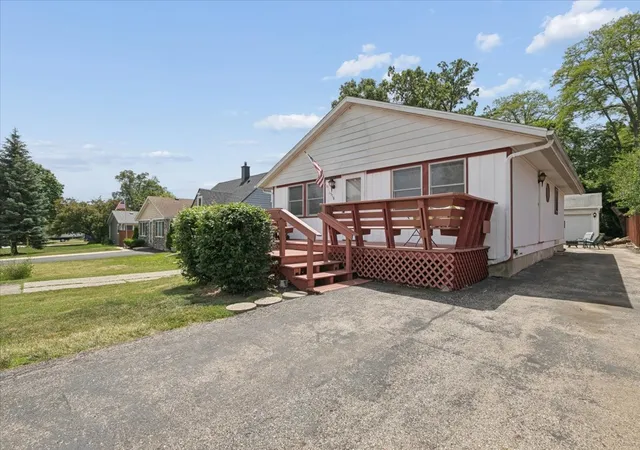 Homes for sale in Round Lake Beach, IL | 1518 Ridgeway St, Round Lake Beach, IL 60073 | MLS# 12670216