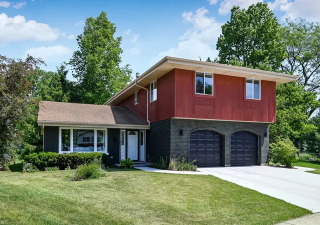 Homes for sale in Schaumburg, IL | 926 Holliston Ct, Schaumburg, IL 60193 | MLS# 12670249