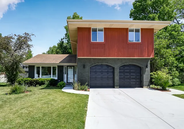 Homes for sale in Schaumburg, IL | 926 Holliston Ct, Schaumburg, IL 60193 | MLS# 12670249