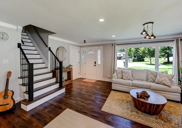 Homes for sale in Schaumburg, IL | 926 Holliston Ct, Schaumburg, IL 60193 | MLS# 12670249