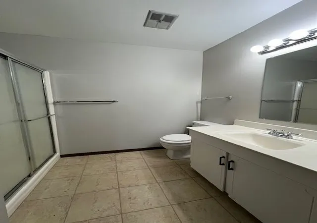 image of 7030 Barrington Ct, Woodridge, IL 60517
