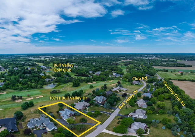 Photo 3 of Single family home for sale at 10711 Bull Valley Dr, Woodstock, IL 60098 | MLS# 12670393 | Listing updated on 2026-10-04