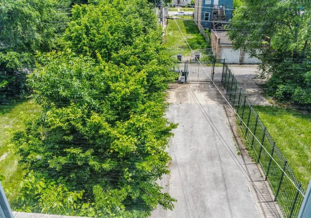 Homes for sale in Chicago, IL | 5321 S Michigan Ave #3, Chicago, IL 60615 | MLS# 12670407