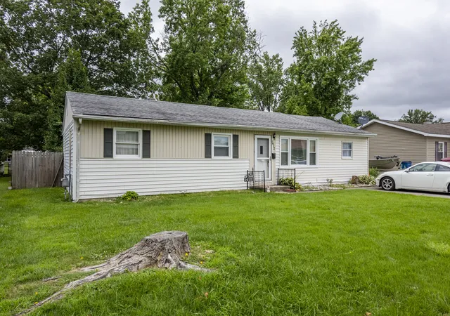 1st image of 1412 Holly St, Centralia, IL 62801 | MLS# 12670432