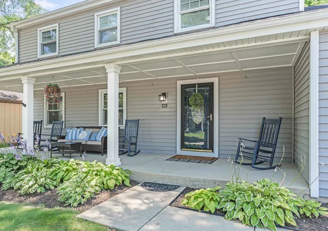 2nd image of 1621 Kenyon Dr, Naperville, IL 60565 | MLS# 12670449