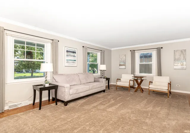 5th image of 1621 Kenyon Dr, Naperville, IL 60565 | MLS# 12670449