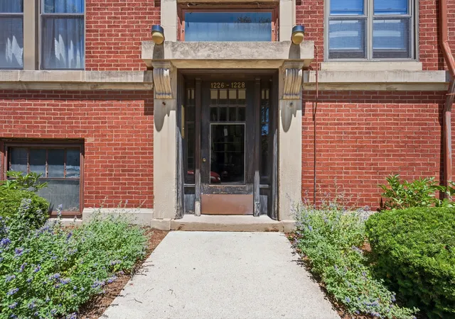 Homes for sale in Chicago, IL | 1226 E 54 St #2w, Chicago, IL 60615 | MLS# 12670457
