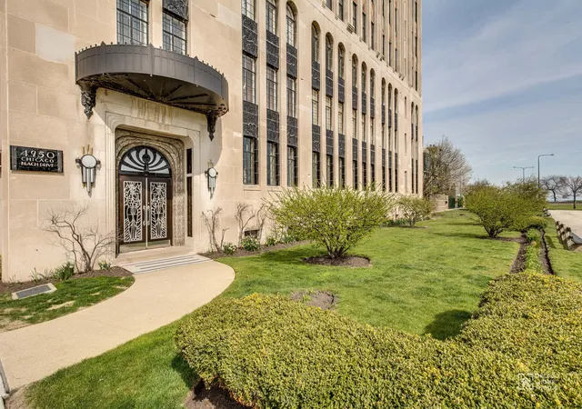 Photo 2 of Condo for sale at 4950 S Chicago Beach Dr #11A, Chicago, IL 60615 | MLS# 12670499 | Listing updated on 2026-09-16