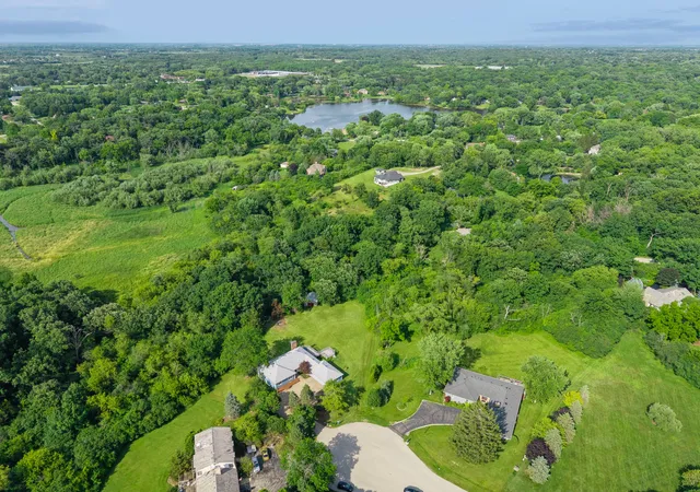 31st image of 25725 N Oak Creek Cir, Barrington, IL 60010 | MLS# 12670530