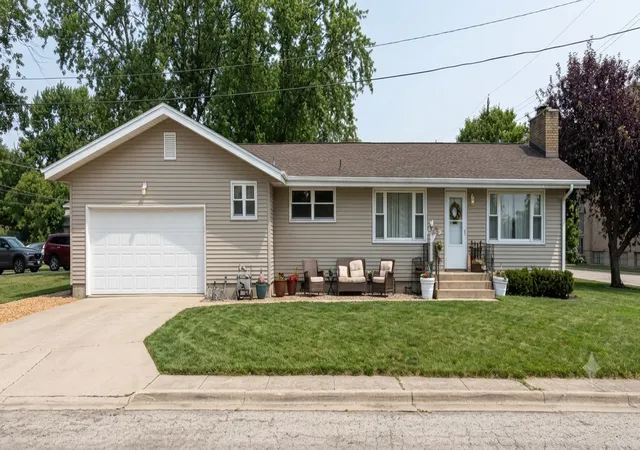 Homes for sale in Bradley, IL | 395 S Michigan Ave, Bradley, IL 60915 | MLS# 12670540