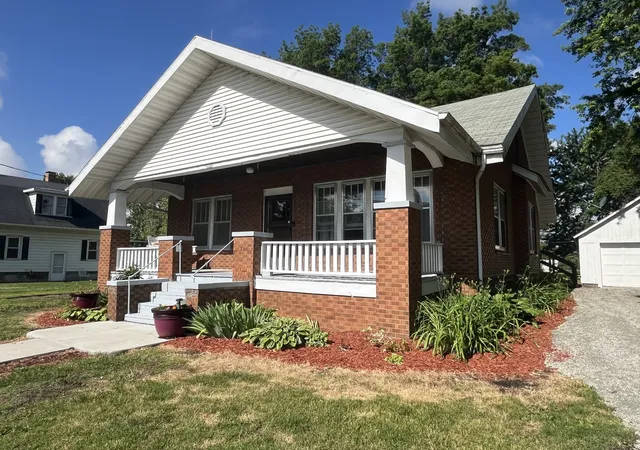 Photo 2 of Single family home for sale at 208 S Peoria St, Bradford, IL 61421 | MLS# 12670574 | Listing updated on 2026-10-13