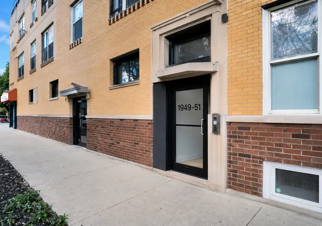Homes for sale in Chicago, IL | 1949 N Whipple St #1, Chicago, IL 60647 | MLS# 12670578