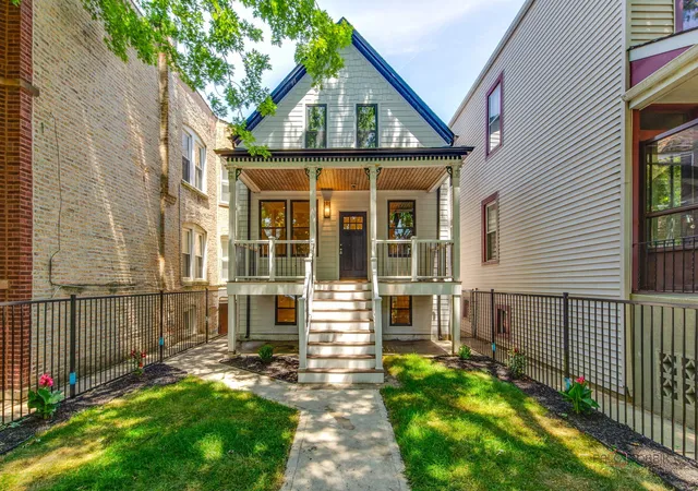 Homes for sale in Chicago, IL | 1826 W Farragut Ave, Chicago, IL 60640 | MLS# 12670789