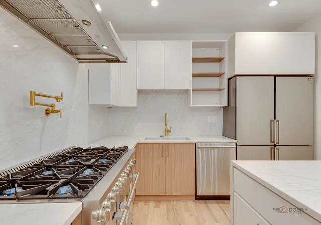 Homes for sale in Chicago, IL | 1826 W Farragut Ave, Chicago, IL 60640 | MLS# 12670789