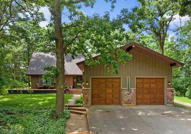Homes for sale in Hampshire, IL | 46w206 Felsmith Rd, Hampshire, IL 60140 | MLS# 12670797