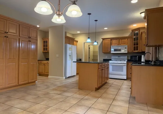 Photo 4 of Single family home for sale at 2202 Amber Ln, Urbana, IL 61802 | MLS# 12670815 | Listing updated on 2026-10-20