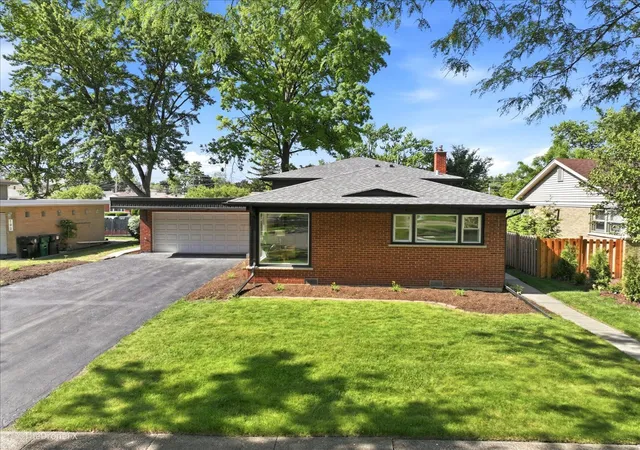 Homes for sale in Park Ridge, IL | 188 W Kathleen Dr, Park Ridge, IL 60068 | MLS# 12670820