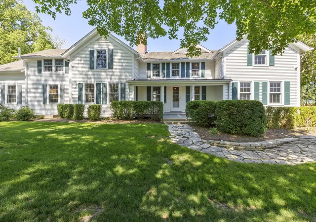 2nd image of 332 Old Sutton Rd, Barrington Hills, IL 60010 | MLS# 12670862