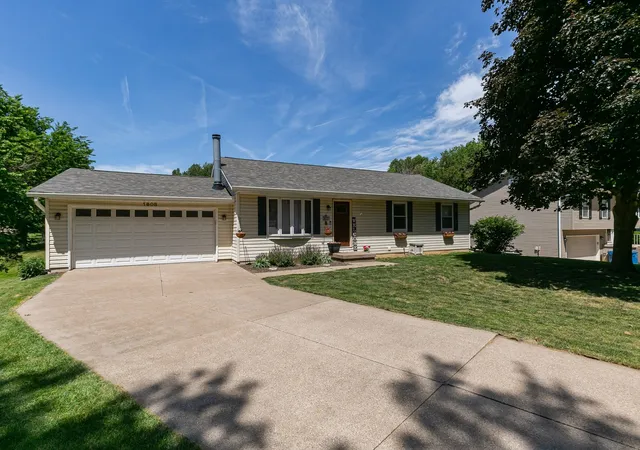 Homes for sale in Coal Valley, IL | 1608 W 4th St, Coal Valley, IL 61240 | MLS# 12670891