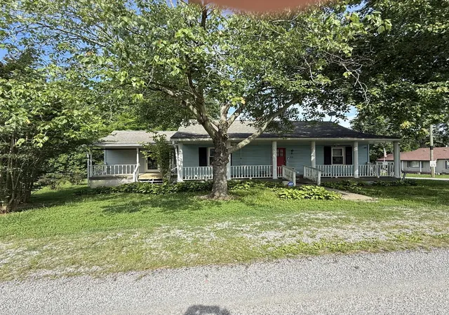 1st image of 825 3rd St, Rosiclare, IL 62982 | MLS# 12670946