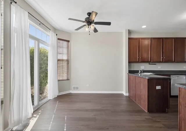 Photo 4 of Townhouse for sale at 15342 Kenmare Cir, Manhattan, IL 60442 | MLS# 12670973 | Listing updated on 2026-09-08