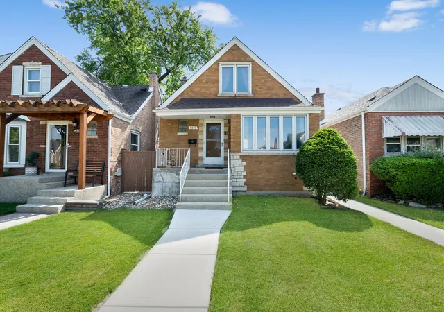 Homes for sale in Chicago, IL | 6805 S Kildare Ave, Chicago, IL 60629 | MLS# 12670996