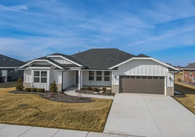 Homes for sale in Manteno, IL | 1009 Spring St, Manteno, IL 60950 | MLS# 12671017