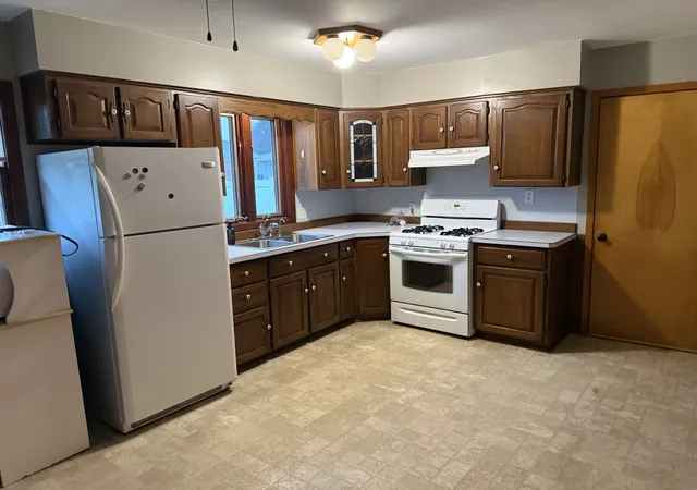 4th image of 1421 25Th St, Peru, IL 61354 | MLS# 12671028