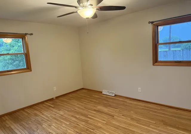 5th image of 1421 25Th St, Peru, IL 61354 | MLS# 12671028
