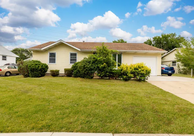 Photo 1 of Single family home for sale at 523 Belmont Dr, Romeoville, IL 60446 | MLS# 12671043 | Listing updated on 2026-10-07