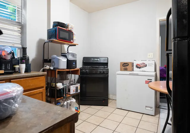 Homes for sale in Chicago, IL | 7123 S Green St, Chicago, IL 60621 | MLS# 12671049