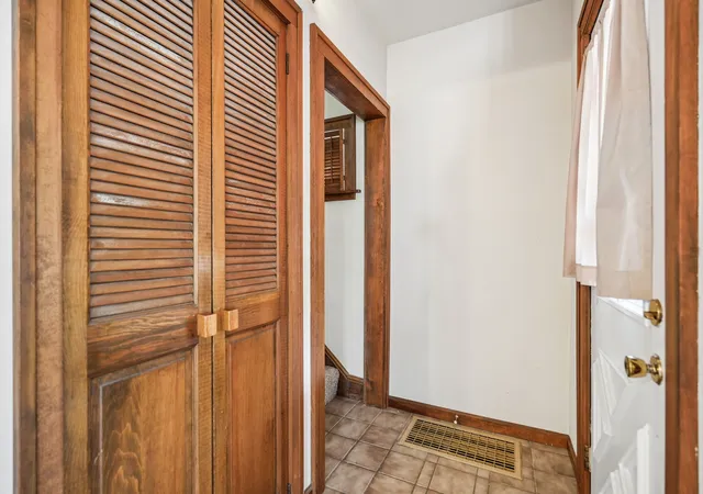 Homes for sale in Moline, IL | 1571 34Th Ave, Moline, IL 61265 | MLS# 12671082