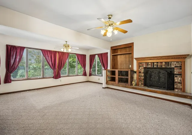 Homes for sale in Moline, IL | 1571 34Th Ave, Moline, IL 61265 | MLS# 12671082