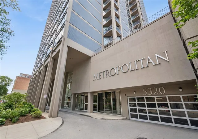 2nd image of 5320 N Sheridan Rd #1911, Chicago, IL 60640 | MLS# 12671112