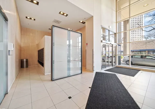 4th image of 5320 N Sheridan Rd #1911, Chicago, IL 60640 | MLS# 12671112