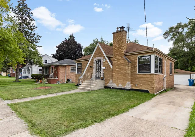 4th image of 360 Streamside Dr, Harvey, IL 60426 | MLS# 12671138