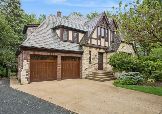 Homes for sale in Oak Park, IL | 610 N Oak Park Ave, Oak Park, IL 60302 | MLS# 12671178