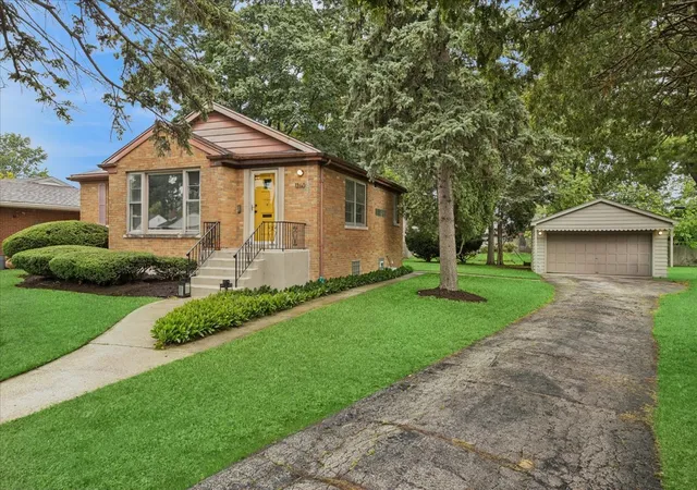 Homes for sale in Westchester, IL | 1260 Portsmouth Ave, Westchester, IL 60154 | MLS# 12671203