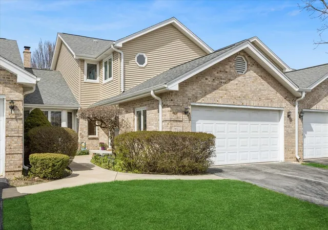 Homes for sale in Orland Park, IL | 17346 Brook Crossing Ct, Orland Park, IL 60467 | MLS# 12671244
