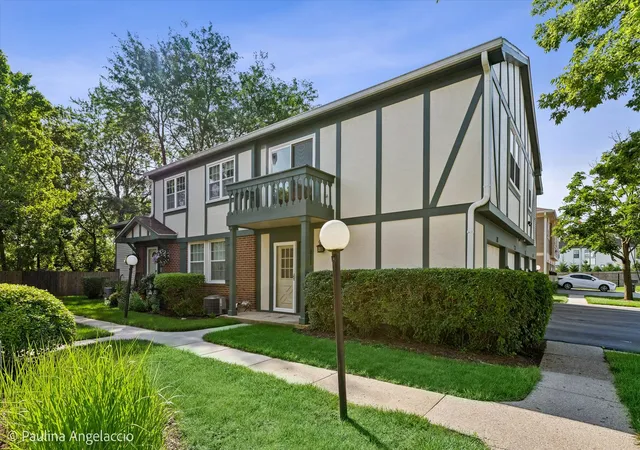 Homes for sale in Vernon Hills, IL | 111 Lindenwood Ct #0, Vernon Hills, IL 60061 | MLS# 12671296