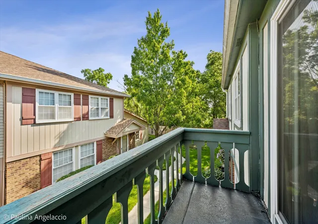 Homes for sale in Vernon Hills, IL | 111 Lindenwood Court, Vernon Hills, IL 60061 | Houzeo