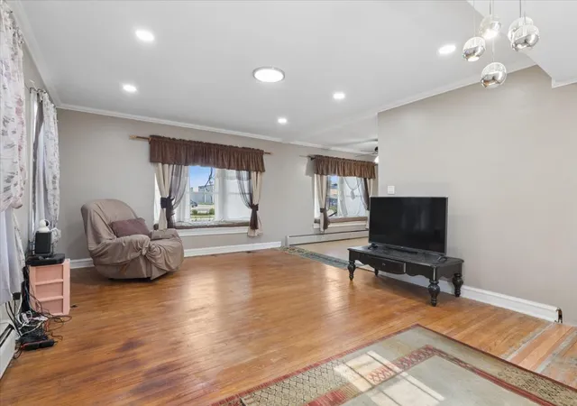 3rd image of 8233 Austin Ave, Morton Grove, IL 60053 | MLS# 12671332